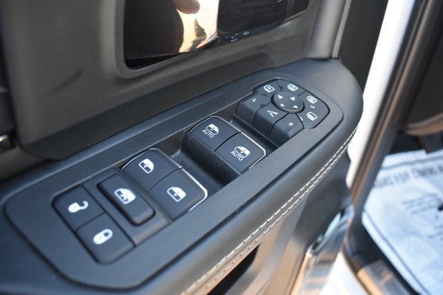 Used 2025 RAM 2500 Limited AWD/4WD image 17