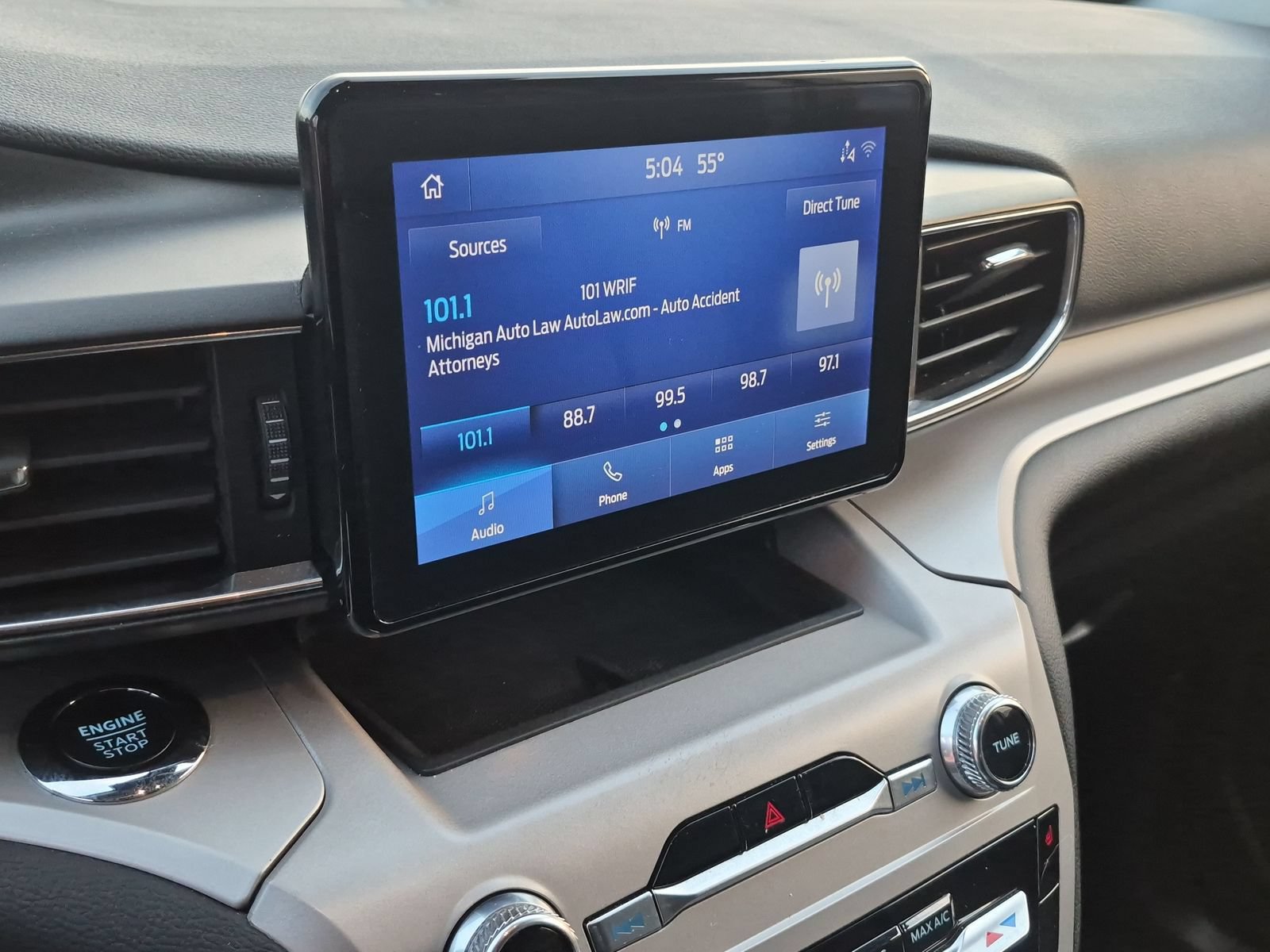 Used 2023 Ford Explorer XLT w/ Equipment Group 202A AWD/4WD image 27