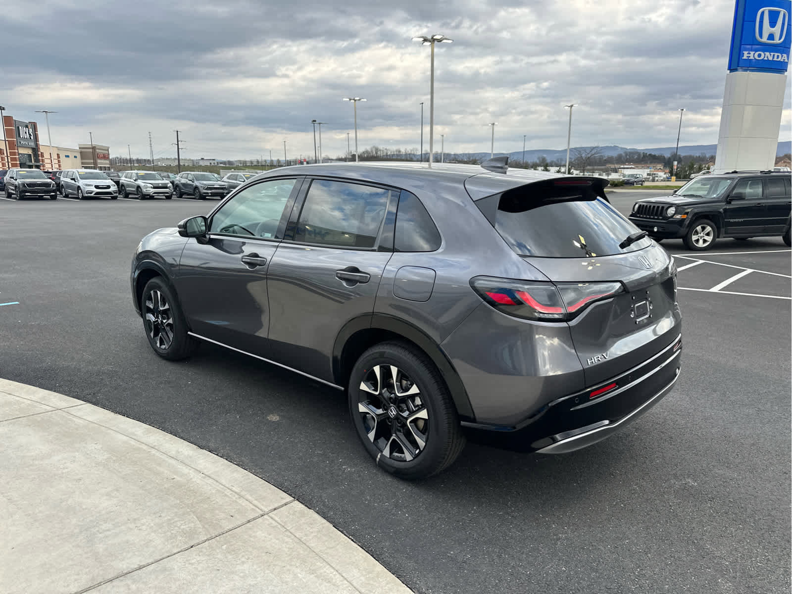 New 2026 Honda HR-V EX-L image 6