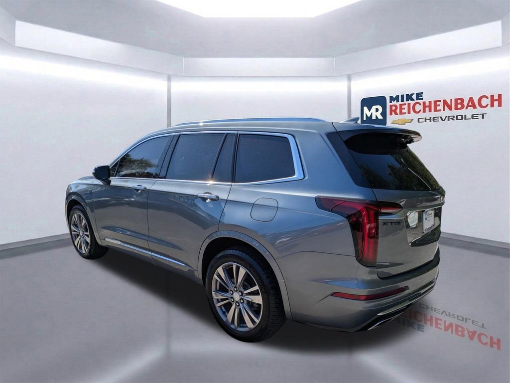 Used 2022 Cadillac XT6 Premium Luxury w/ Technology Package FWD image 6