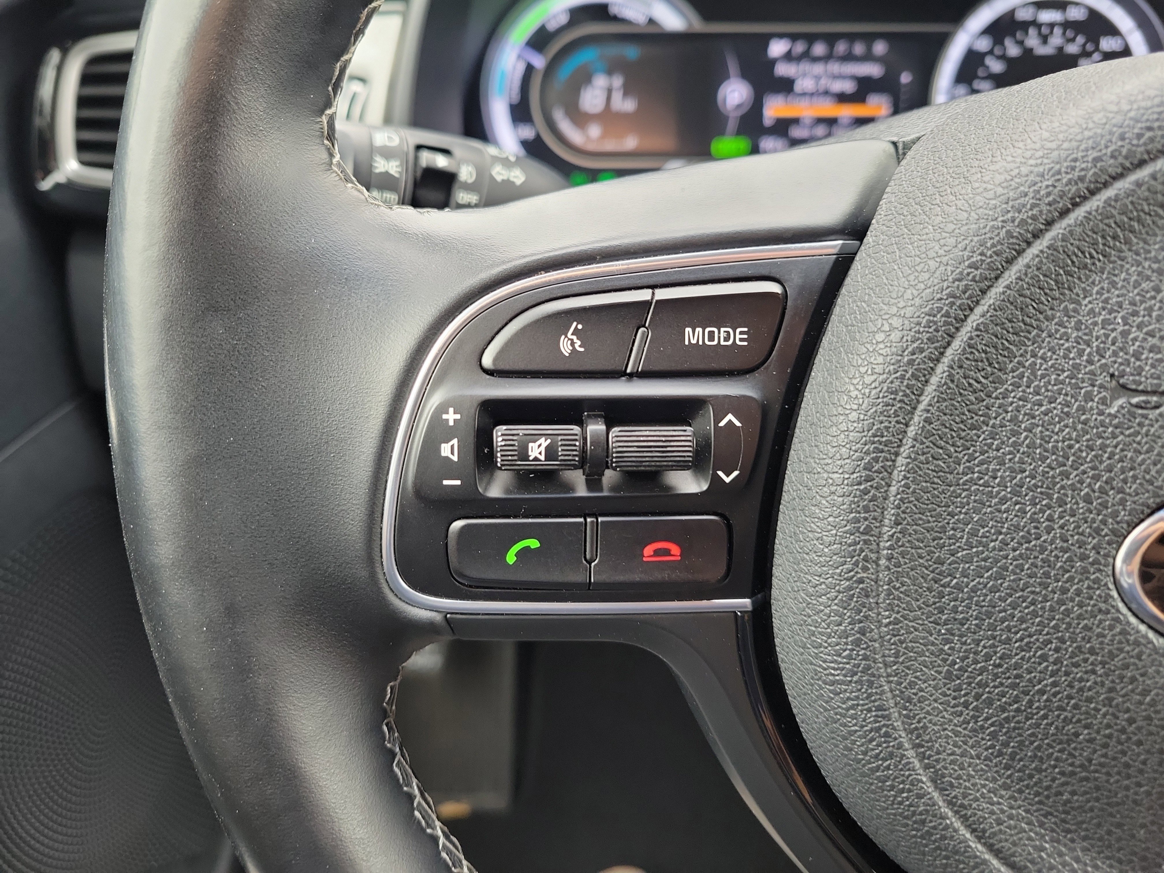Used 2018 Kia Niro Touring FWD image 28