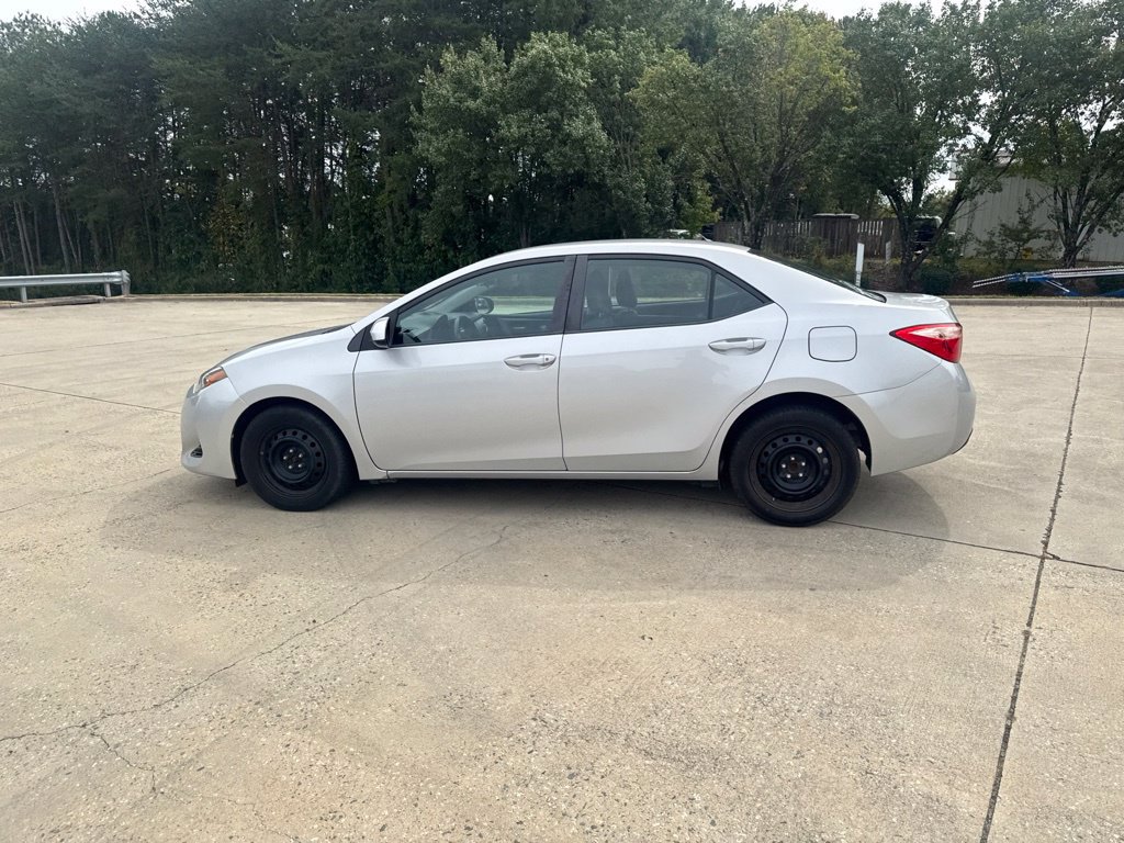 Used 2017 Toyota Corolla LE FWD image 15