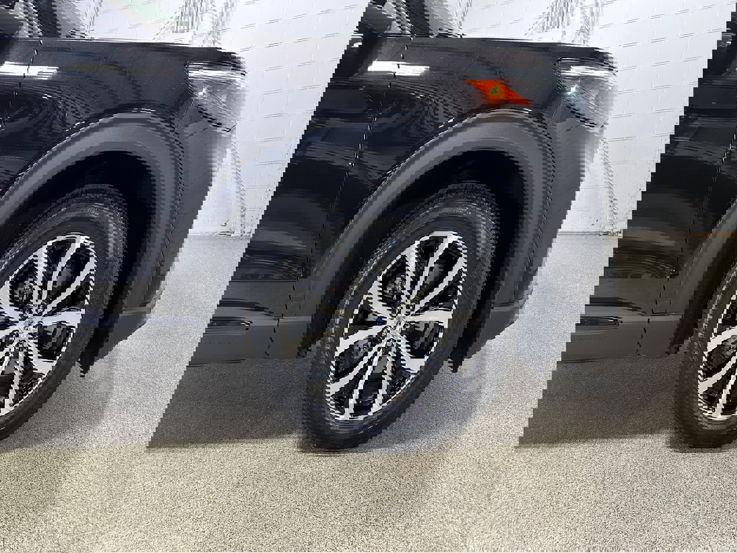 Certified 2025 Ford Explorer ST-Line image 25