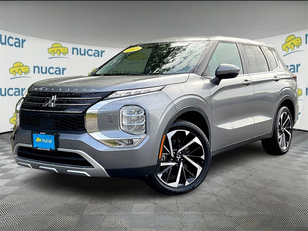 Used 2024 Mitsubishi Outlander SE image 3