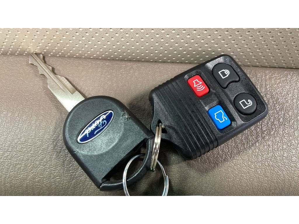 Used 2003 Ford Explorer Eddie Bauer image 20