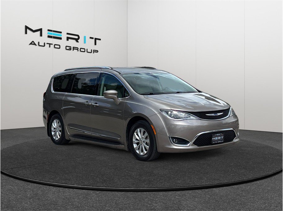 Used 2018 Chrysler Pacifica Touring-L