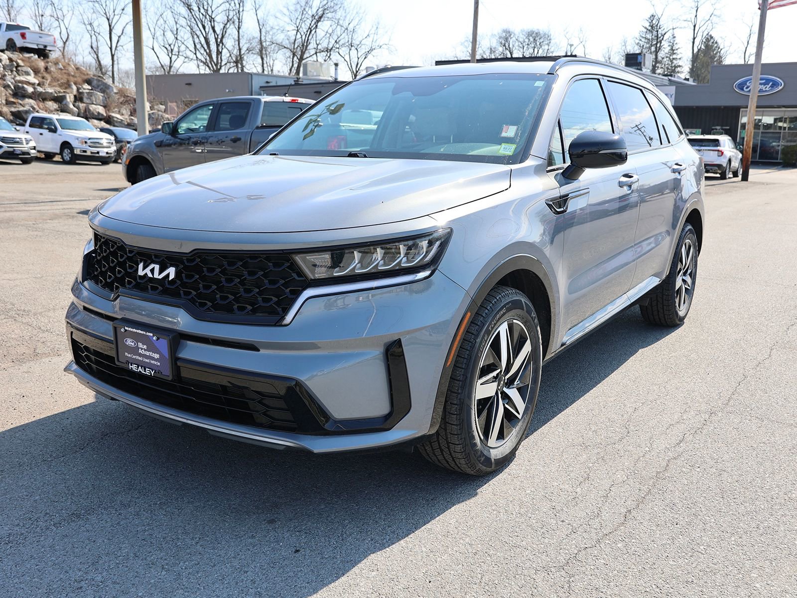 Used 2023 Kia Sorento S image 3