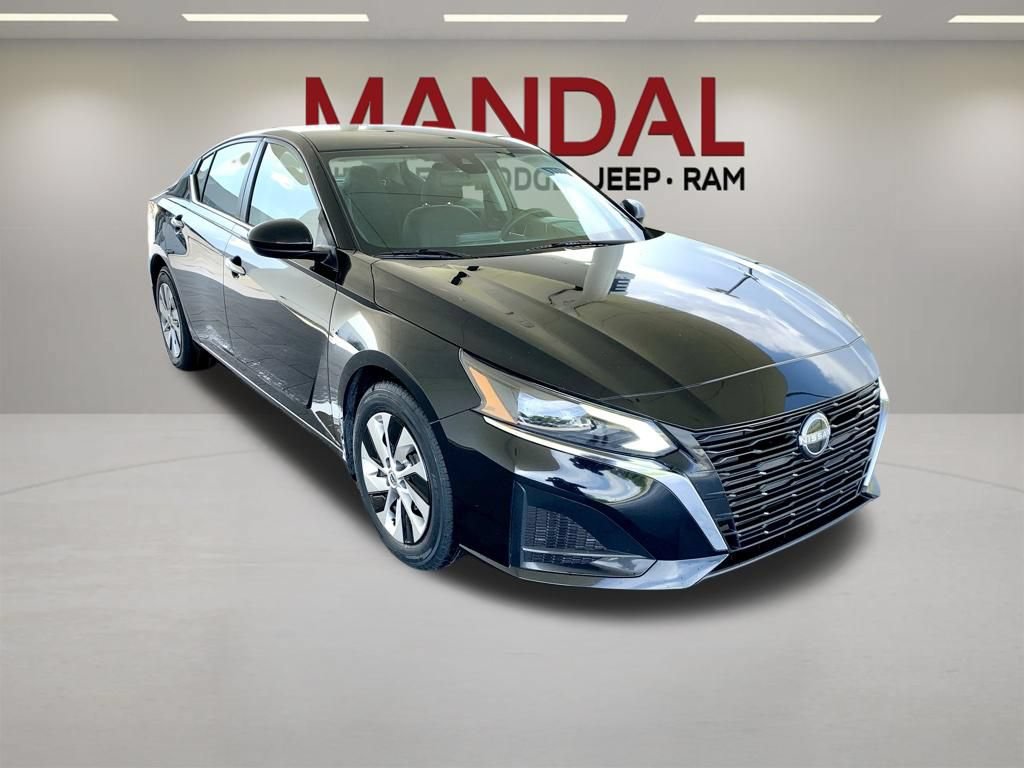 Used 2023 Nissan Altima 2.5 S FWD image 4