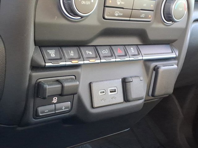 Used 2024 Chevrolet Silverado 2500 Custom w/ Custom Value Package image 15