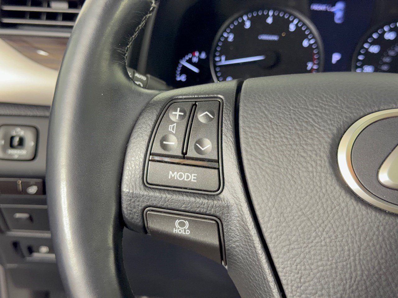 Used 2013 Lexus LS 460 w/ Comfort Pkg RWD image 18