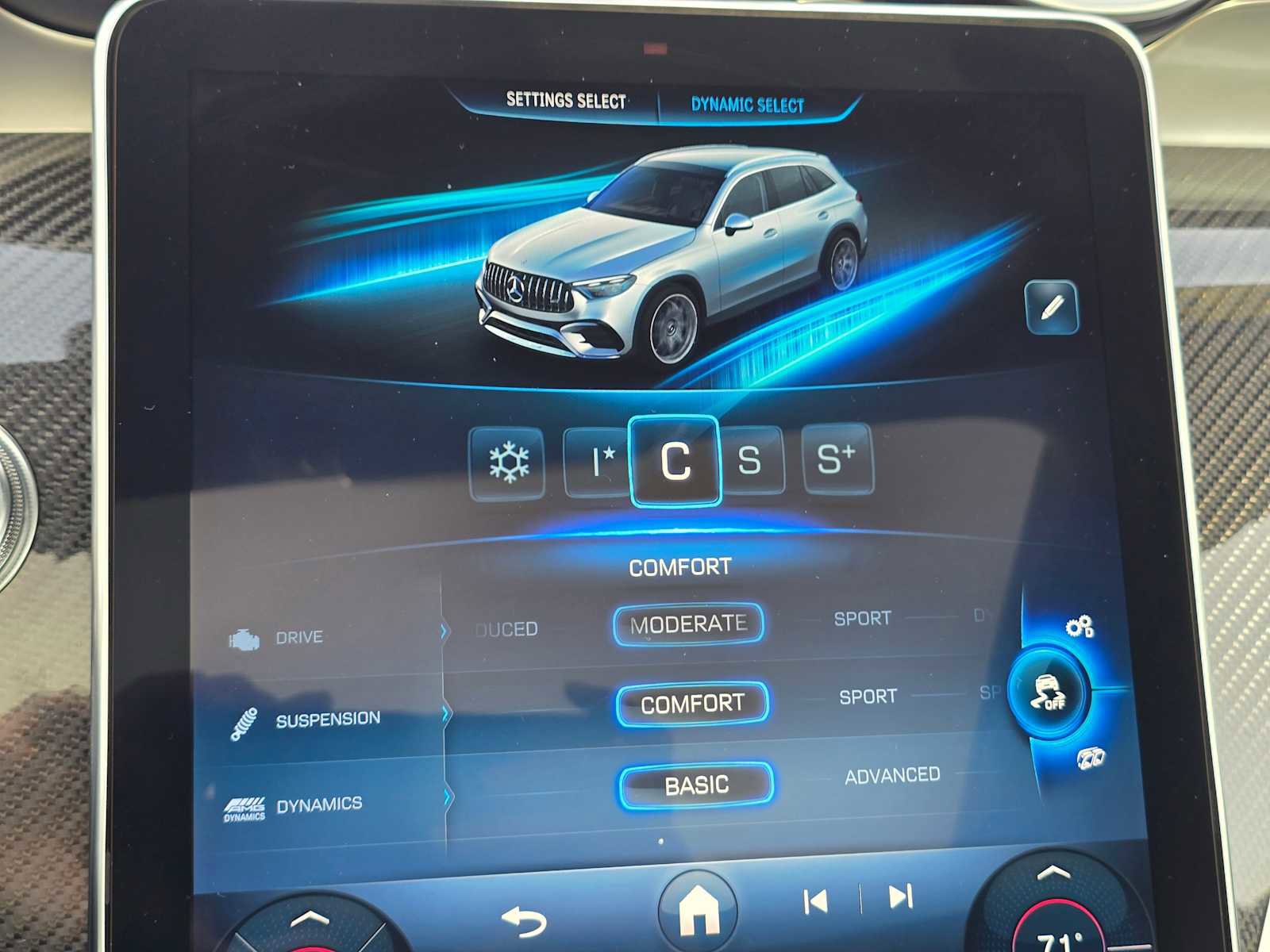 Used 2024 Mercedes-Benz GLC 43 AMG 4MATIC image 32