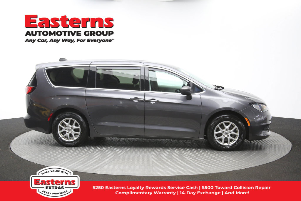 Used 2022 Chrysler Voyager LX FWD image 46