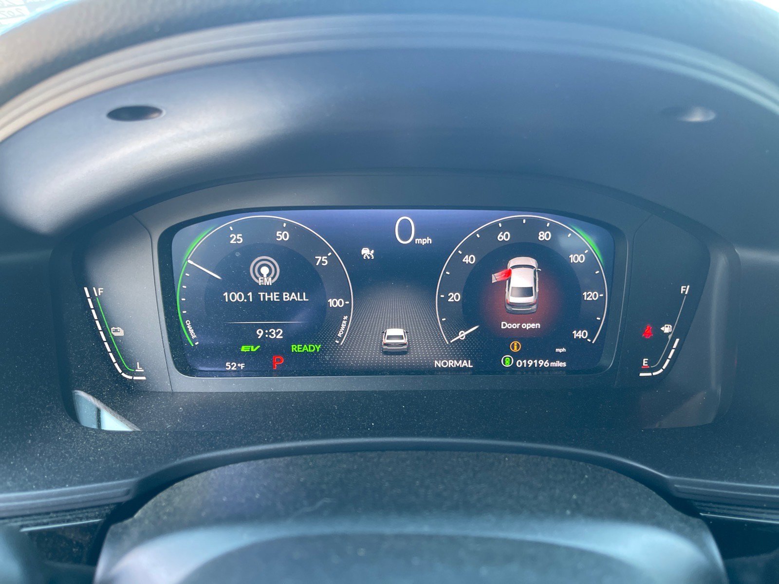 Used 2025 Honda Civic Sport Touring image 4