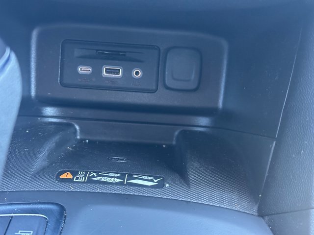 Used 2020 Chevrolet Equinox Premier w/ Premier Redline Edition image 27