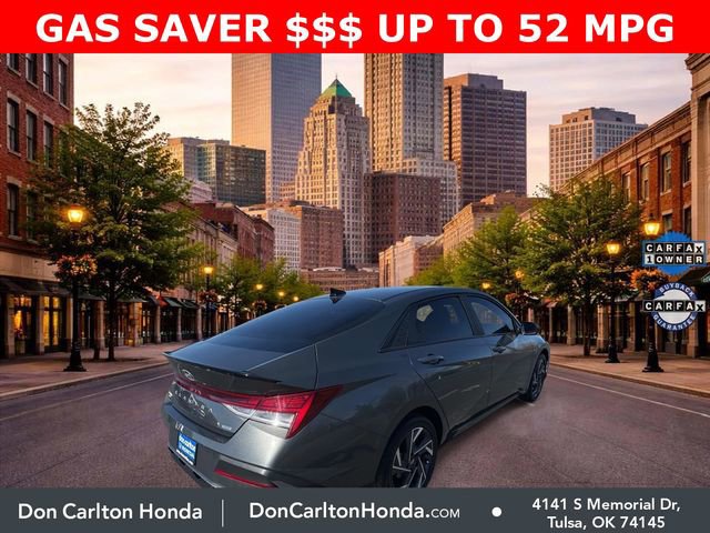 Used 2025 Hyundai Elantra SEL FWD image 4