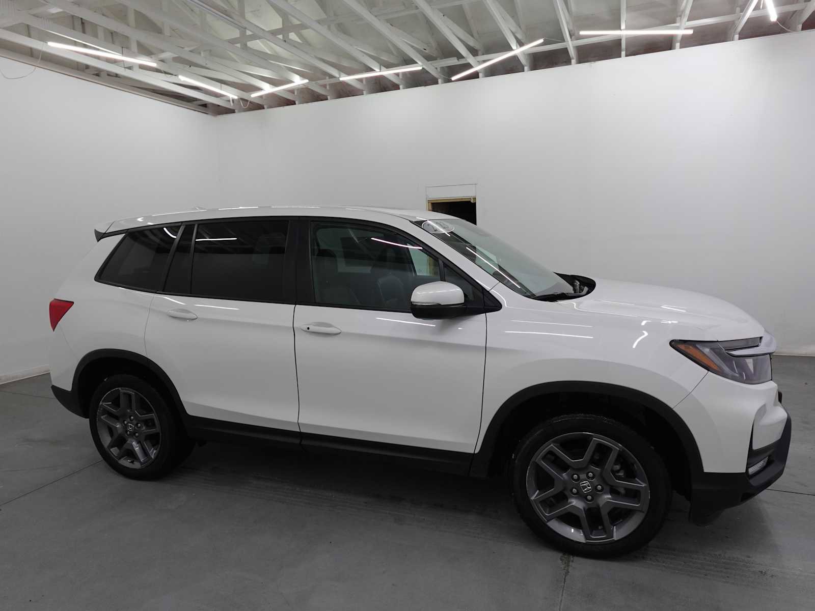 Certified 2023 Honda Passport EX-L image 4