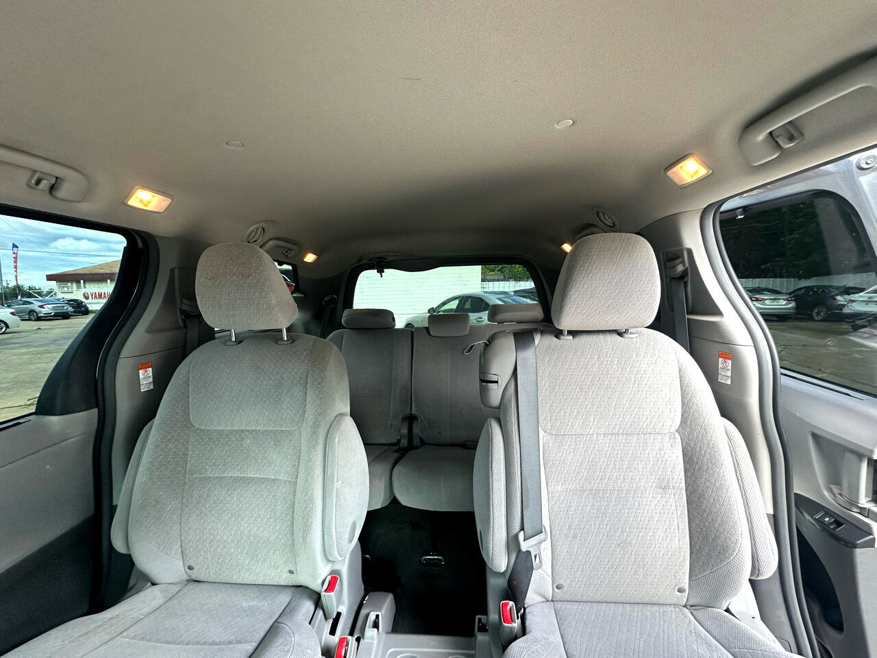 Used 2015 Toyota Sienna LE image 10