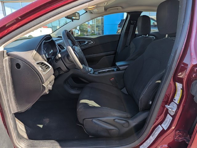 Used 2015 Chrysler 200 Limited FWD image 10