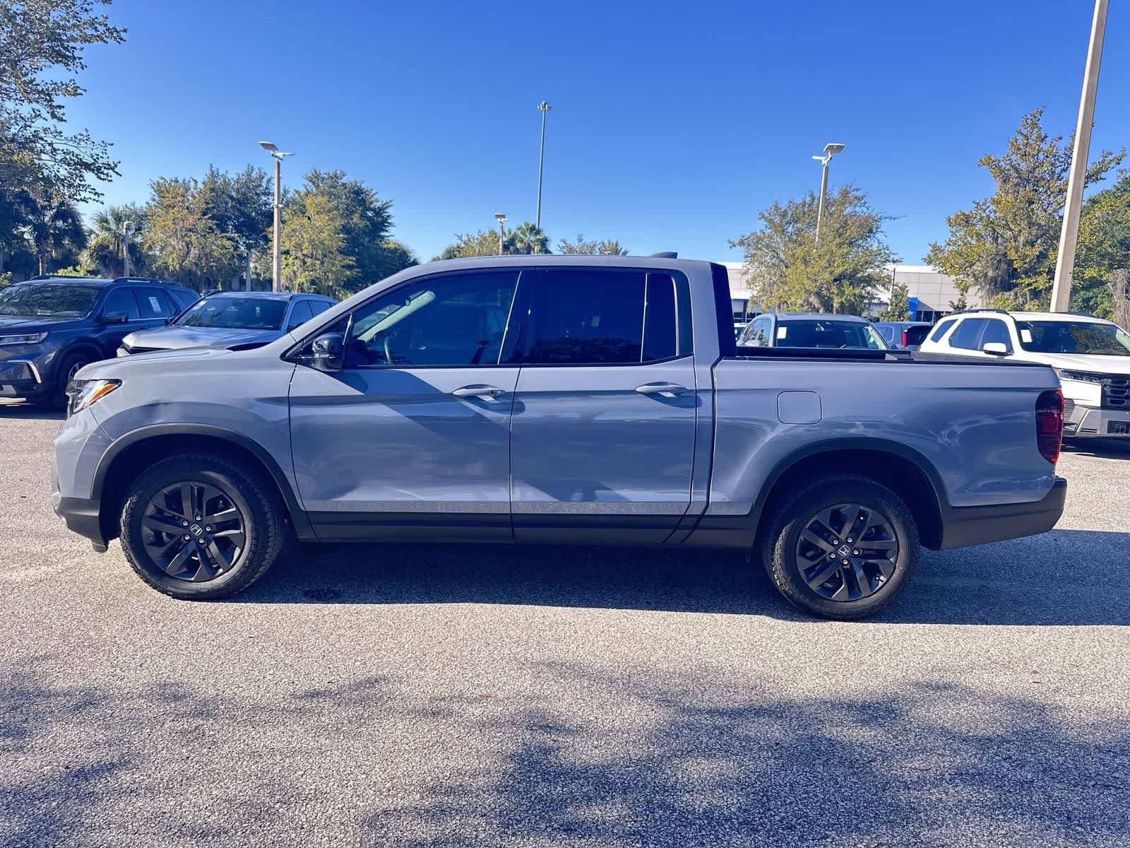 Used 2025 Honda Ridgeline Sport image 3