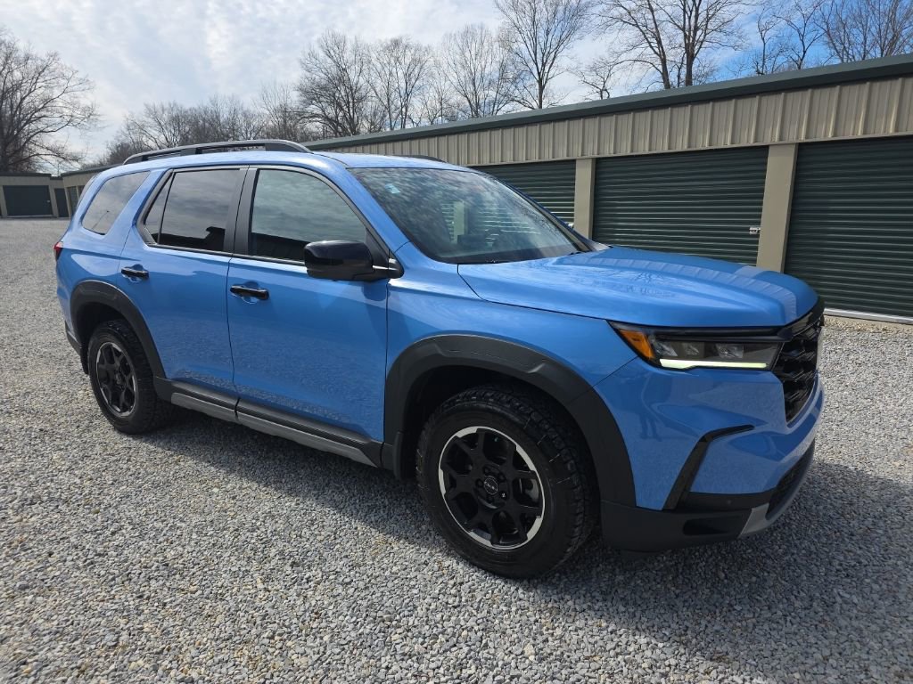 Used 2025 Honda Pilot TrailSport image 7