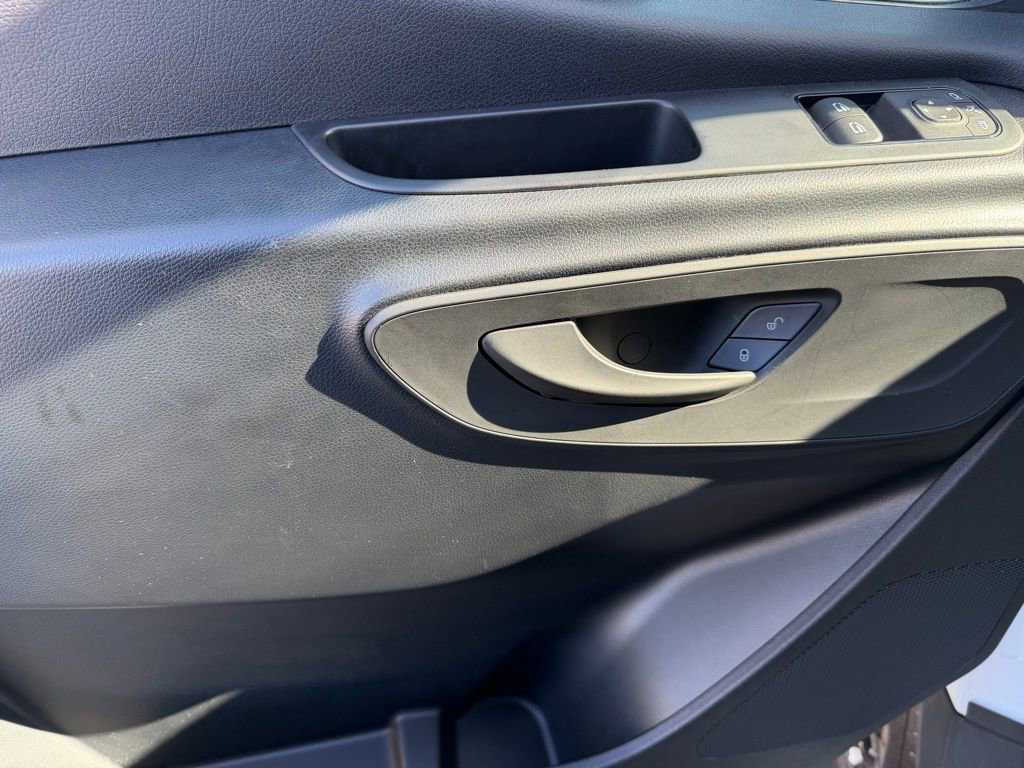 Used 2022 Mercedes-Benz Sprinter 2500 image 13