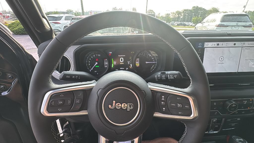 Used 2025 Jeep Wrangler Unlimited Sahara w/ Safety Group AWD/4WD image 17