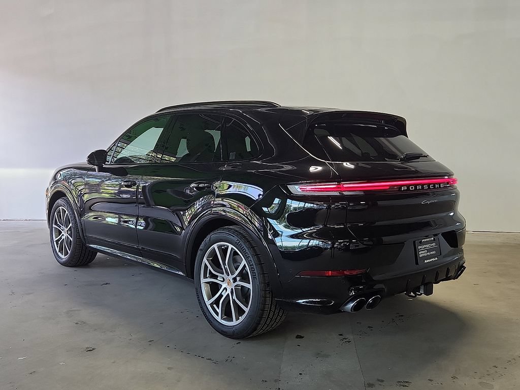 Certified 2026 Porsche Cayenne AWD/4WD image 3
