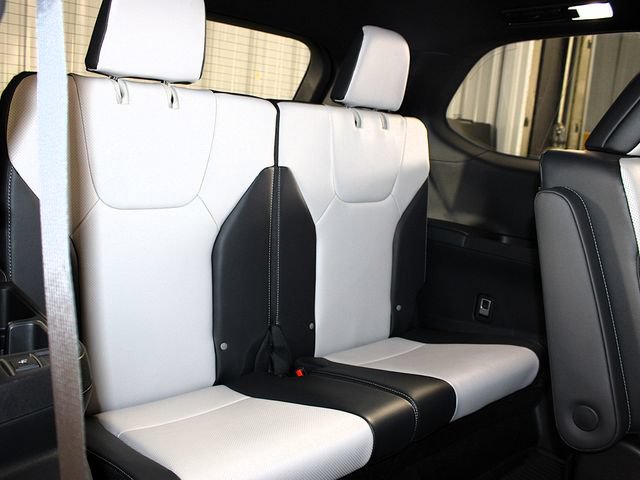 Used 2025 Lexus TX 500h AWD w/ Technology Package image 26