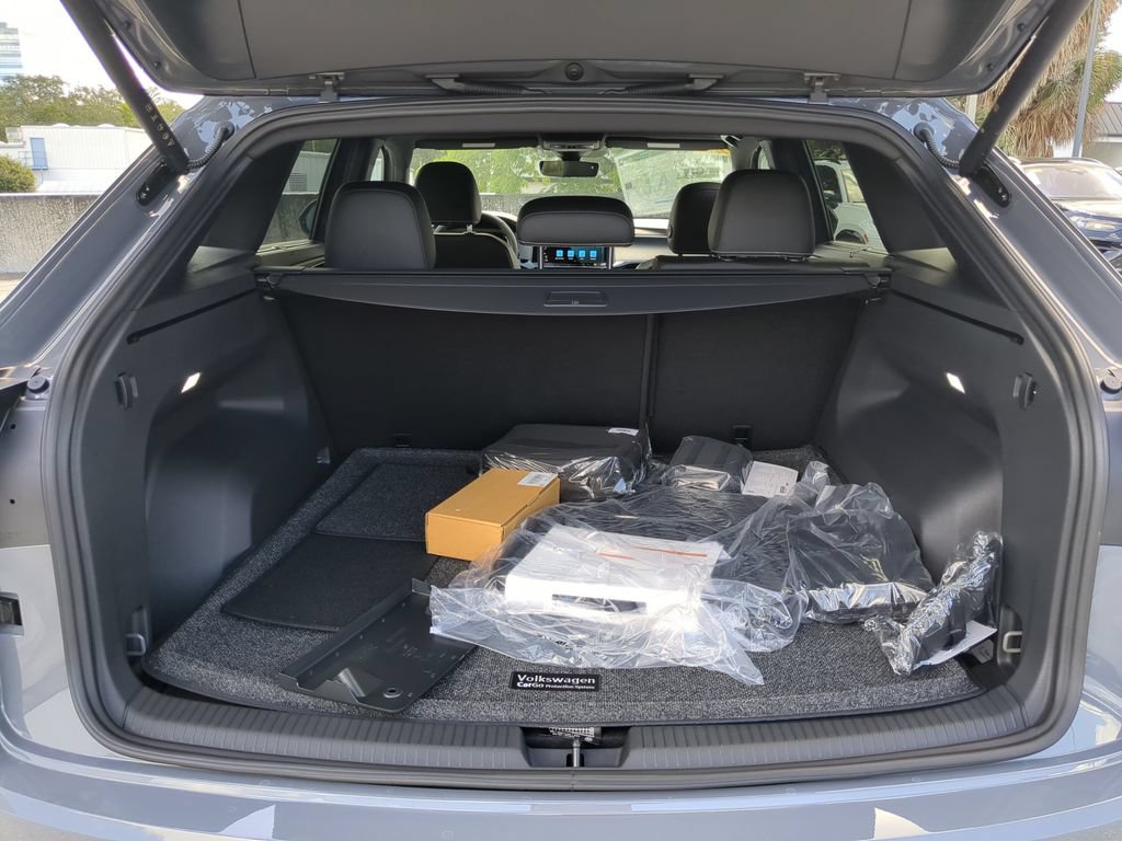 New 2026 Volkswagen Atlas Cross Sport SEL R-Line AWD/4WD image 8