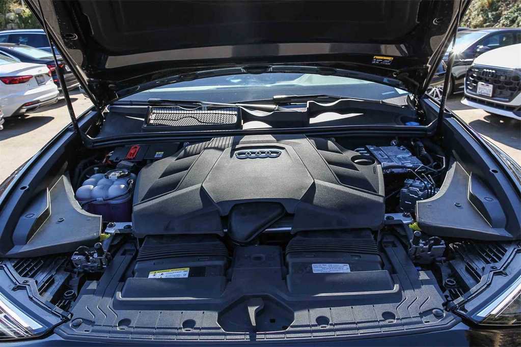 Used 2025 Audi Q8 Premium Plus w/ Premium Plus Package image 30