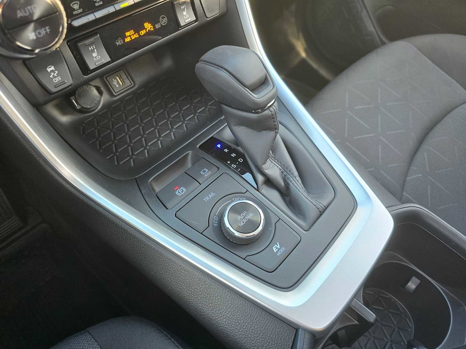 Certified 2025 Toyota RAV4 XLE image 37