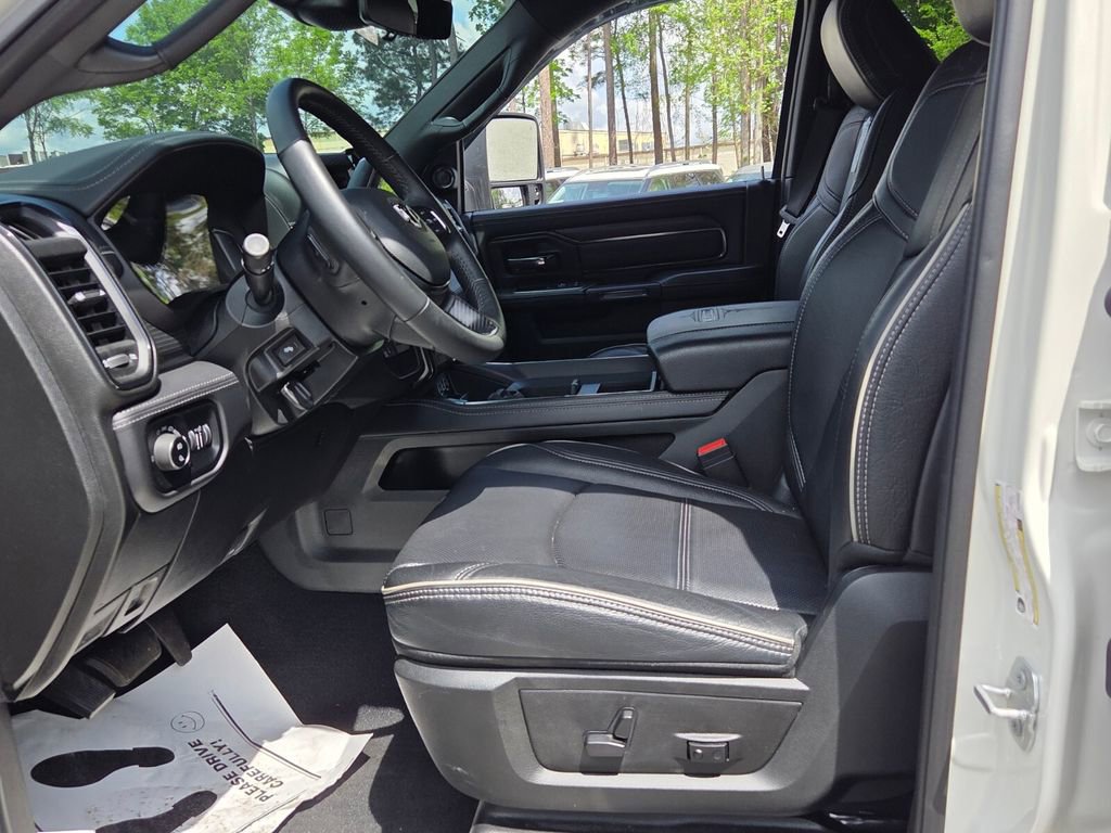 Used 2024 RAM 3500 Limited image 5