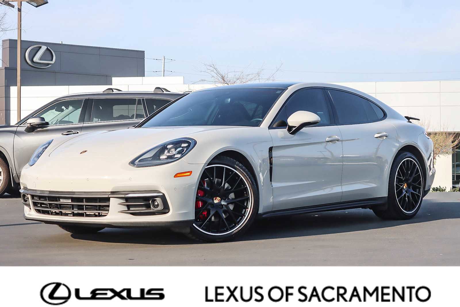 Used 2018 Porsche Panamera 4 image 1