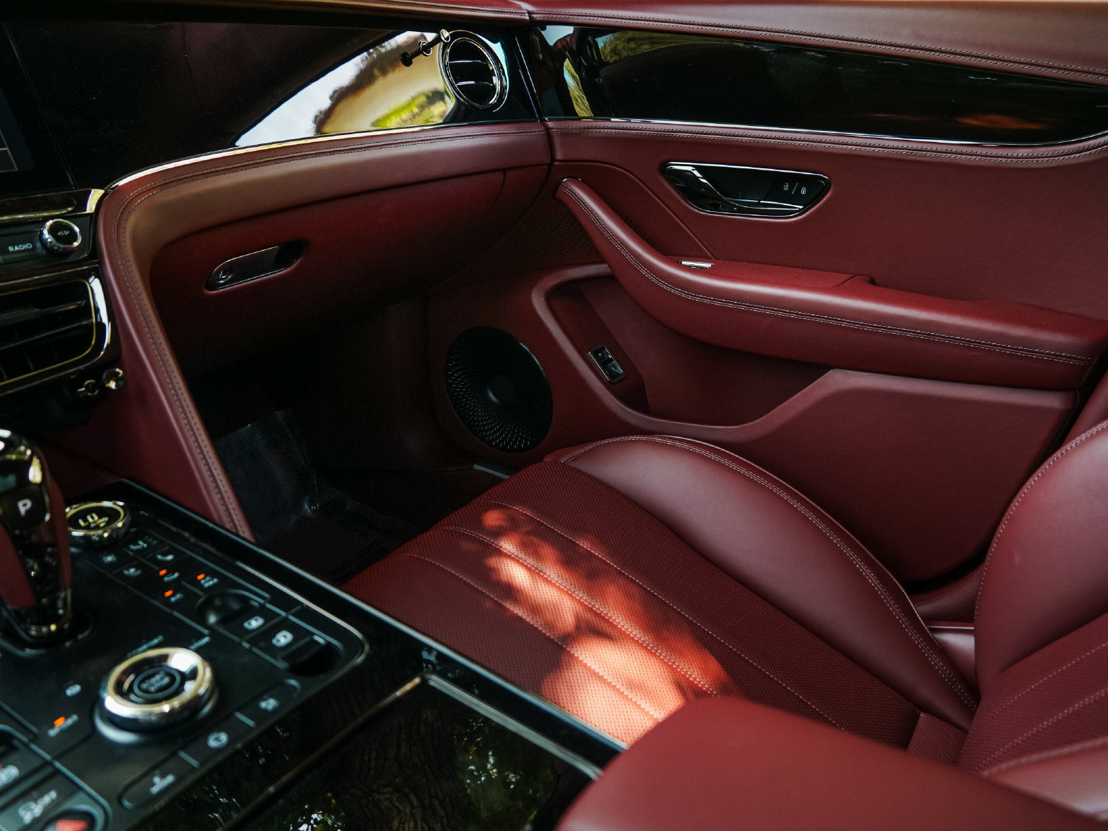New 2025 Bentley Flying Spur Plug-In Hybrid AWD/4WD image 18