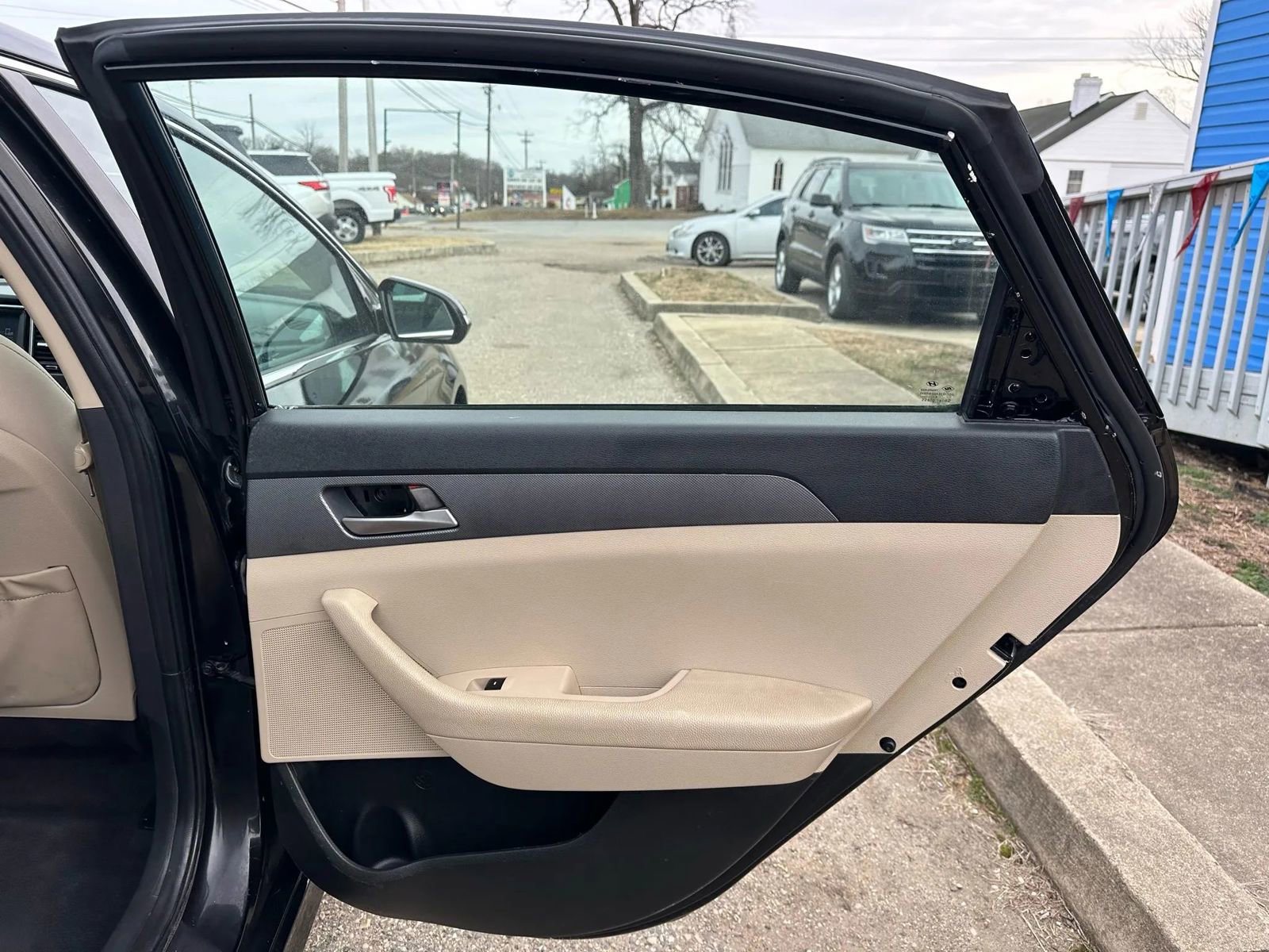 Used 2018 Hyundai Sonata SE w/ Cargo Package image 19