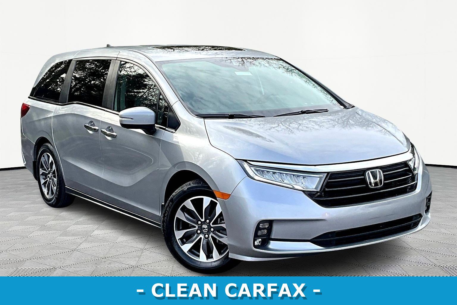 Used 2023 Honda Odyssey EX-L image 3