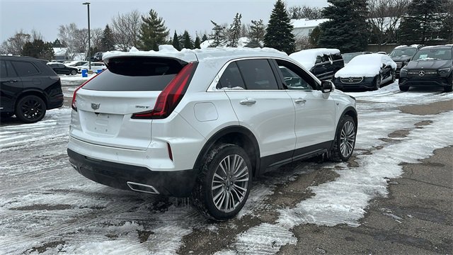 Used 2024 Cadillac XT4 Premium Luxury image 4