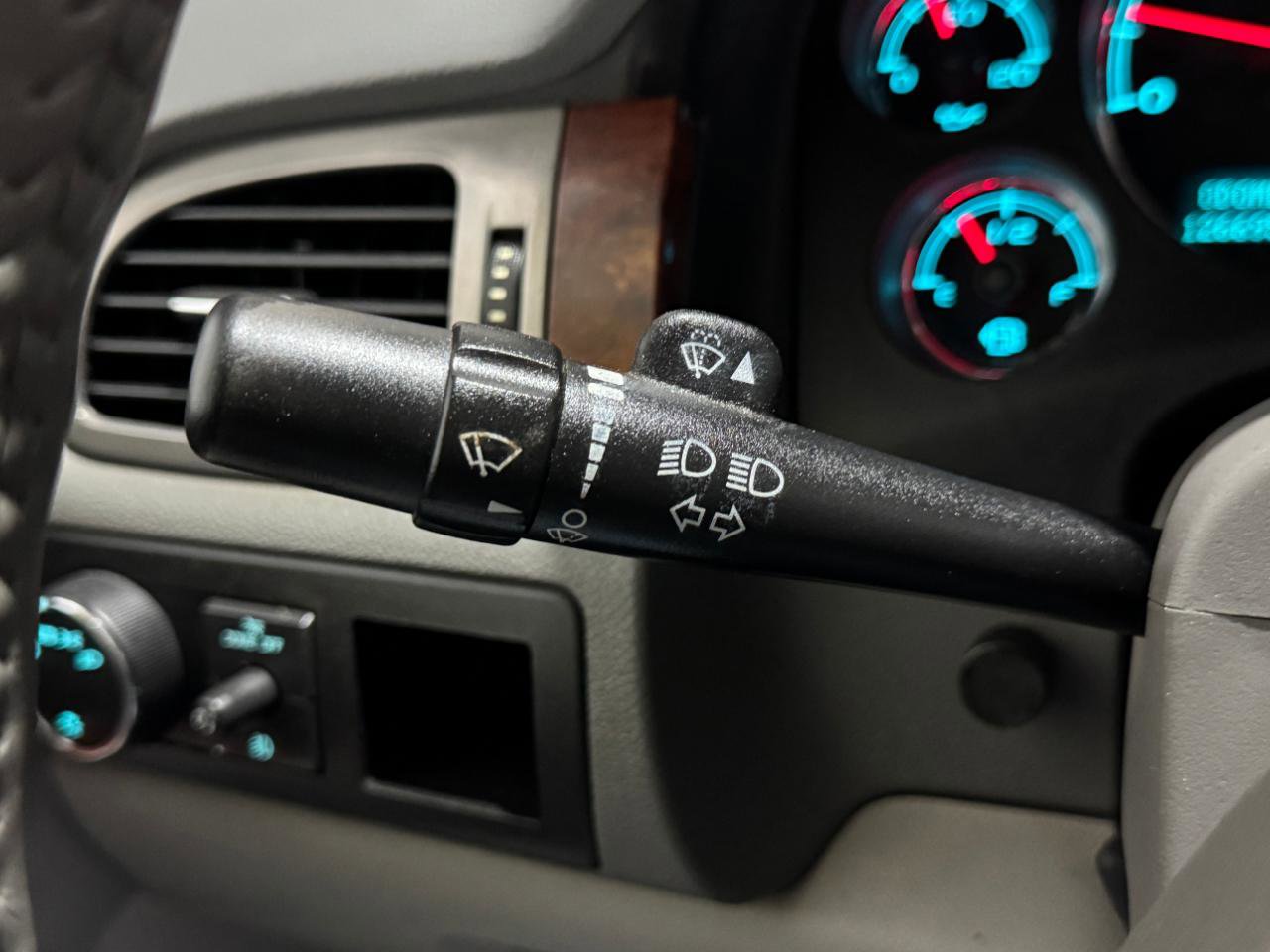 Used 2011 Chevrolet Silverado 3500 LTZ w/ LTZ Plus Package RWD image 22