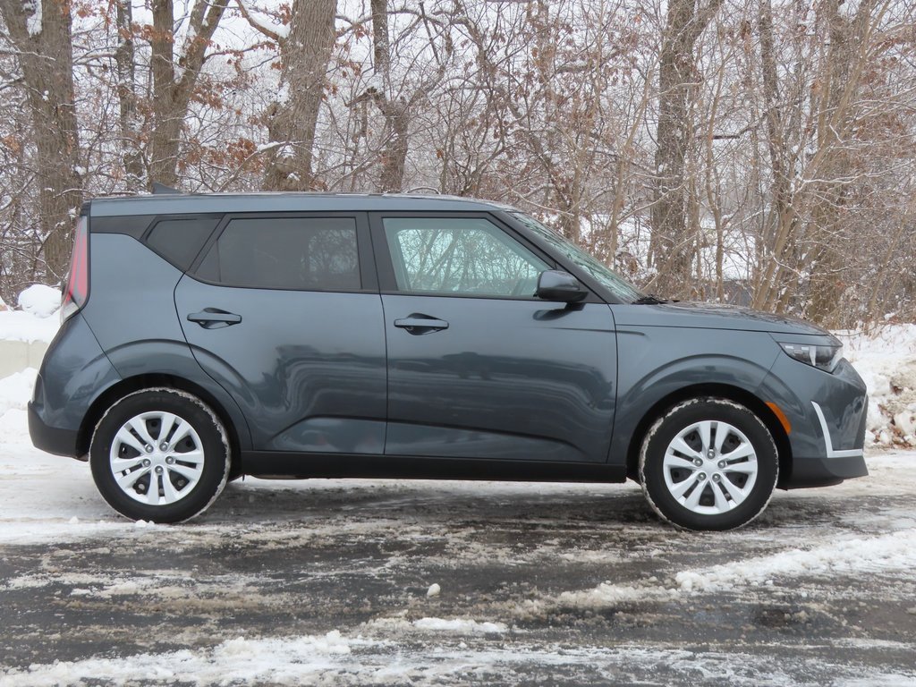 Certified 2023 Kia Soul LX image 2