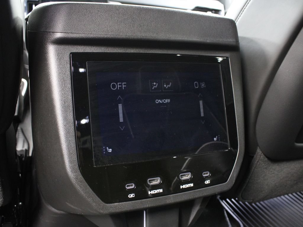 Used 2026 GMC Yukon AT4 Ultimate AWD/4WD image 18