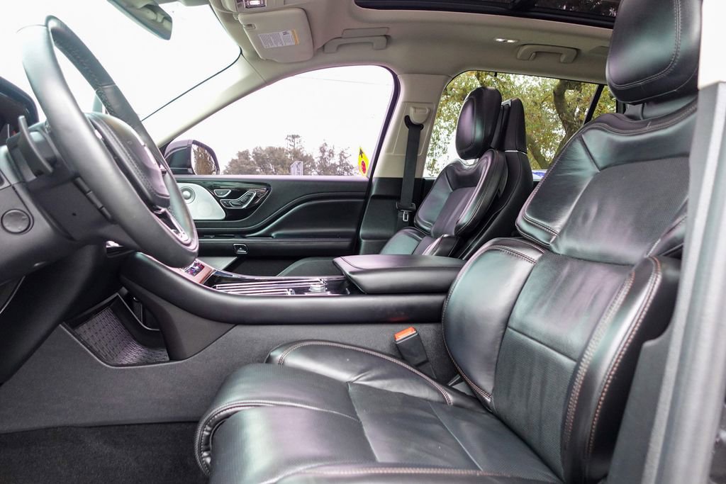 Used 2020 Lincoln Aviator Reserve w/ Equipment Group 201A image 13