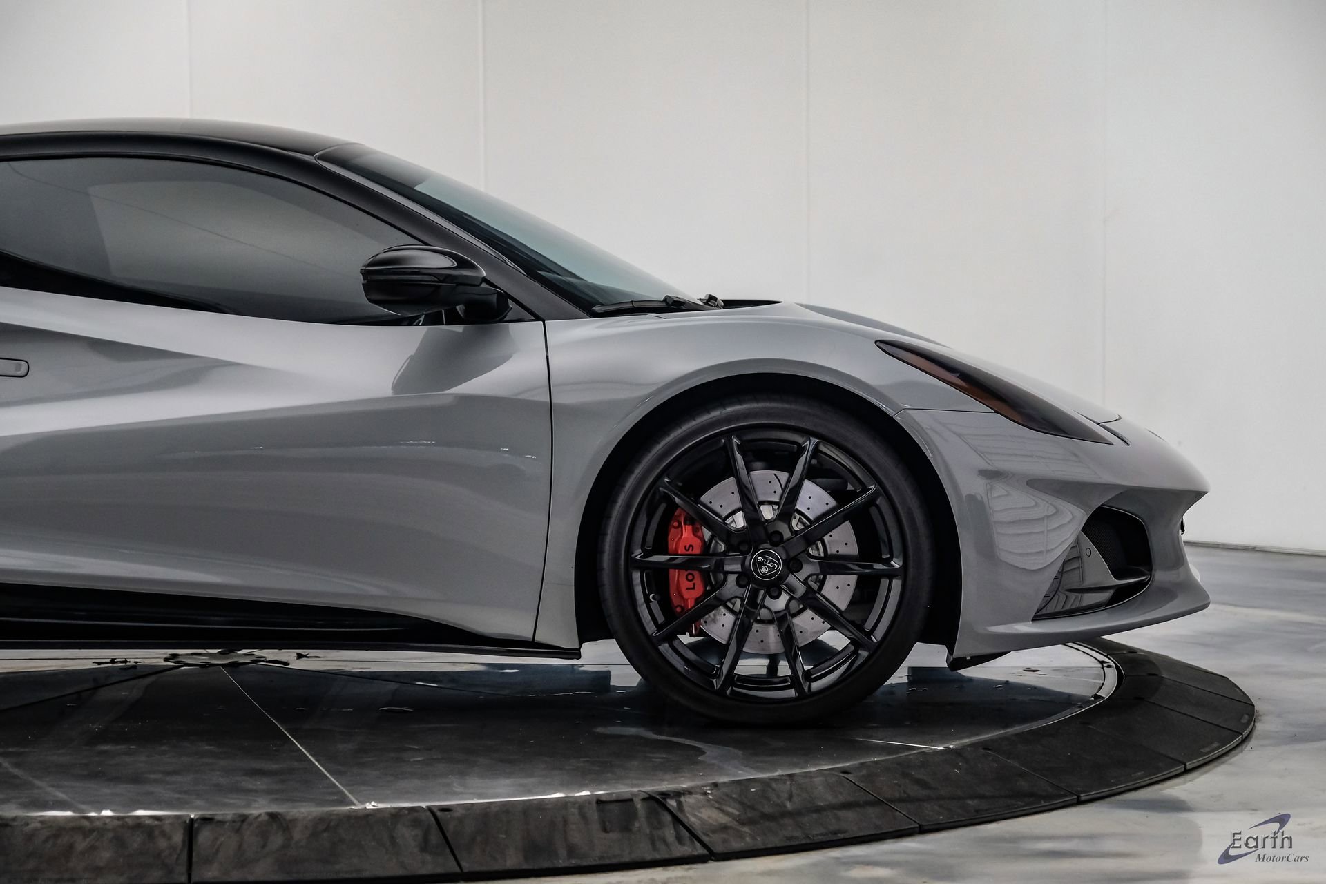 Used 2025 Lotus Emira RWD image 27
