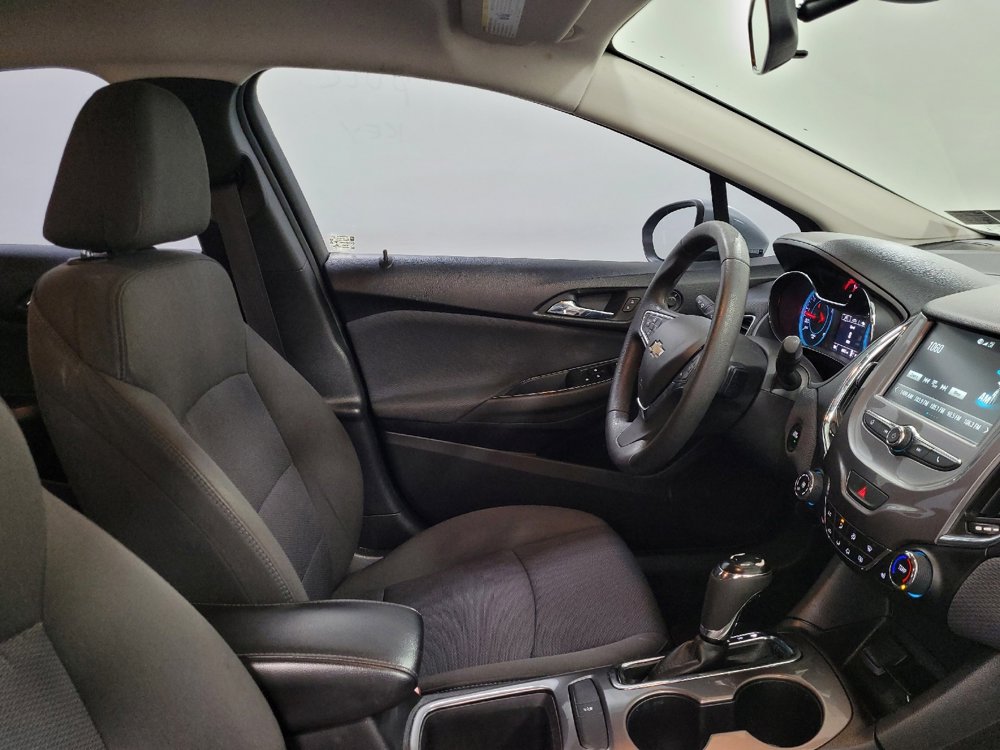 Used 2017 Chevrolet Cruze LT w/ Convenience Package image 21