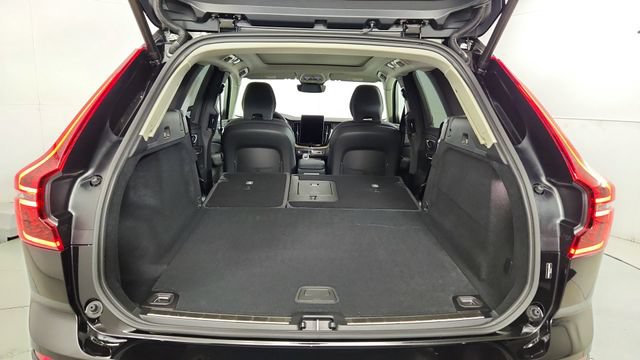 New 2026 Volvo XC60 B5 Plus w/ Protection Package AWD/4WD image 40