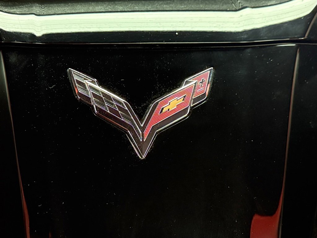 Used 2015 Chevrolet Corvette Stingray Z51 w/ 3LT Preferred Equipment Group image 33