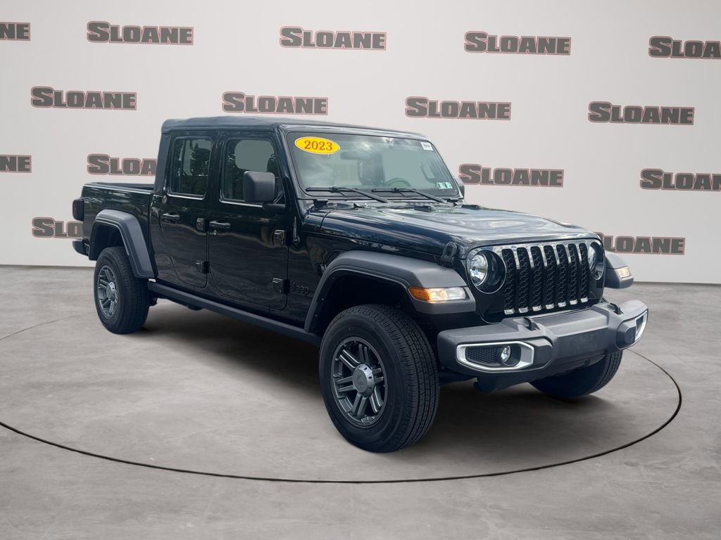 Used 2023 Jeep Gladiator Sport AWD/4WD image 7