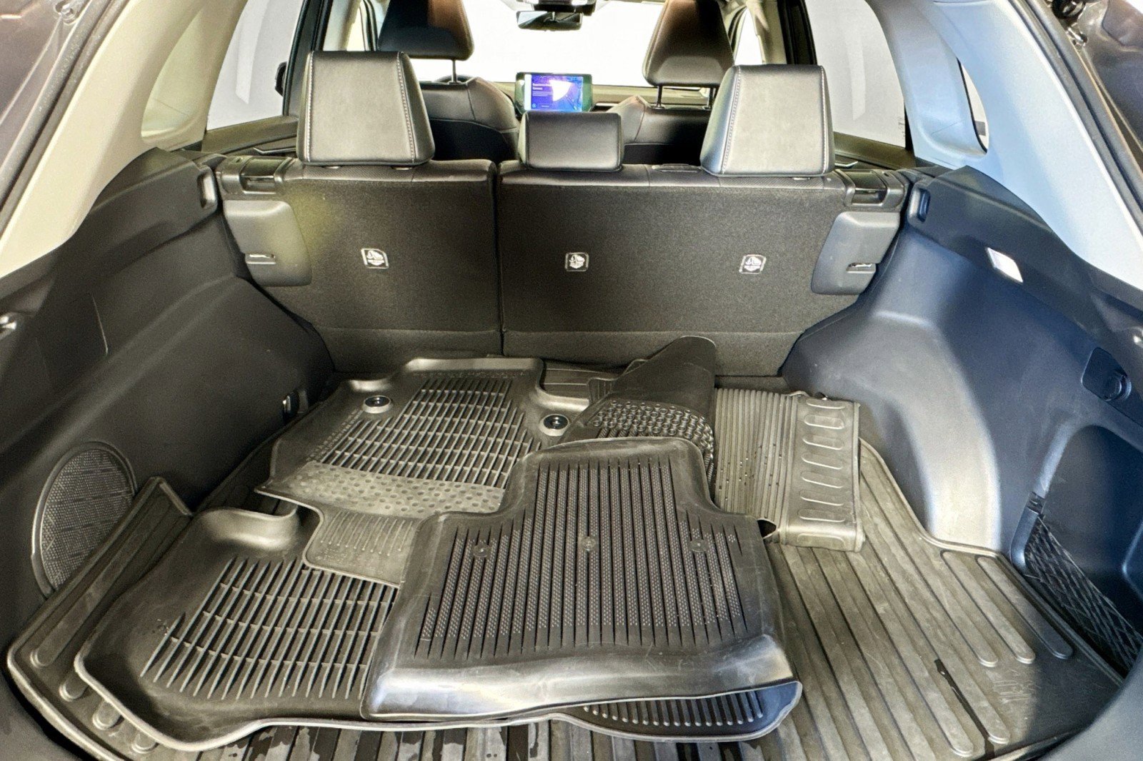 Used 2024 Toyota RAV4 Limited image 25