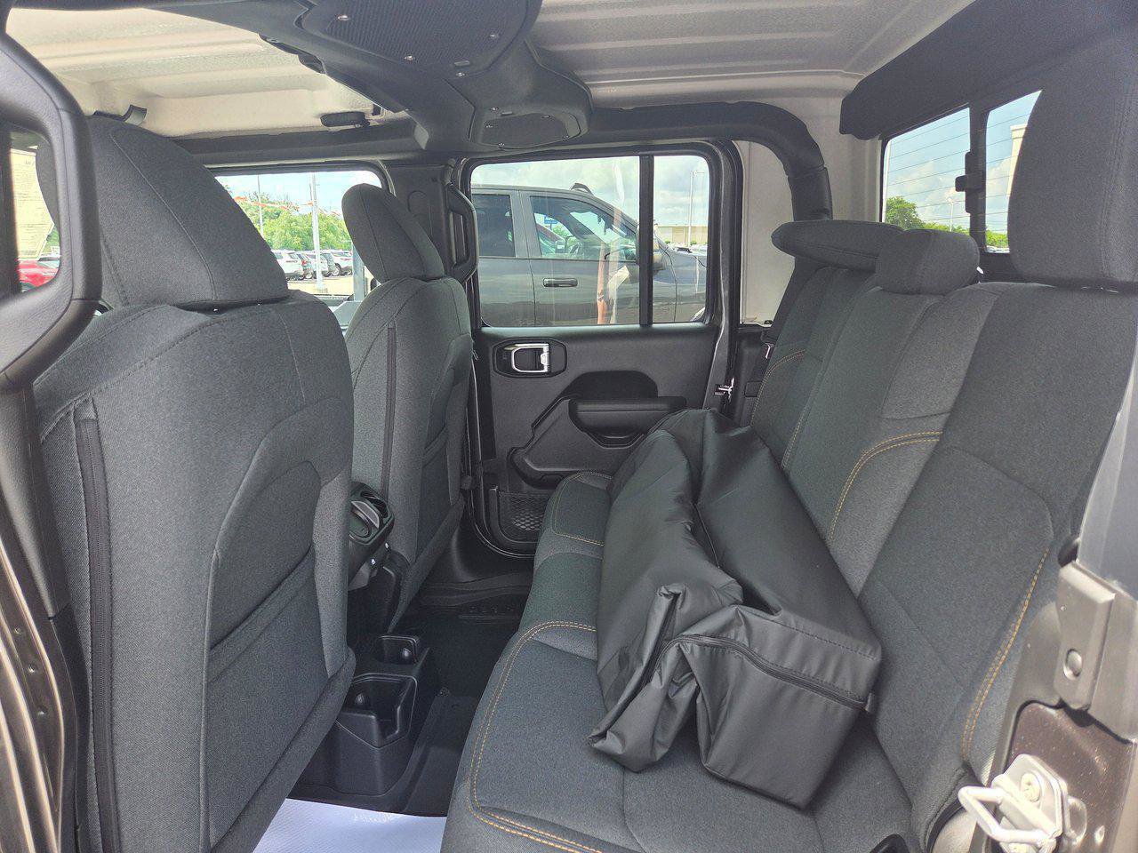 New 2025 Jeep Gladiator Sport S image 14