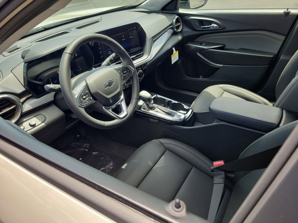New 2026 Chevrolet Trax ACTIV w/ Driver Confidence Package FWD image 3