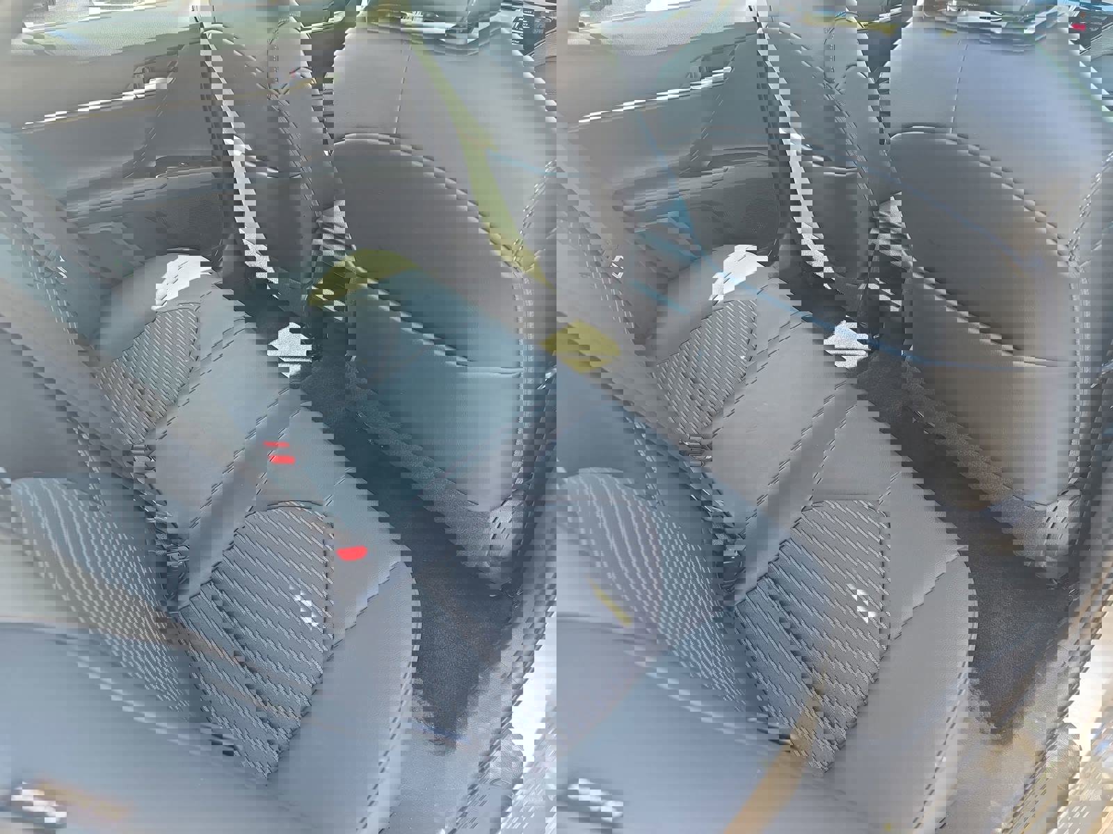 Used 2020 Toyota Camry SE FWD image 12